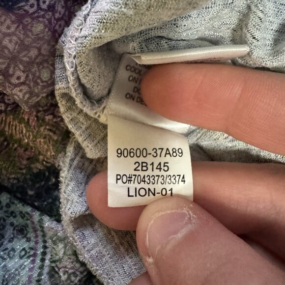 One World Live and Let Live Women Size Large Flutter Sleeve Blouse Stretch City - Picture 8 of 10